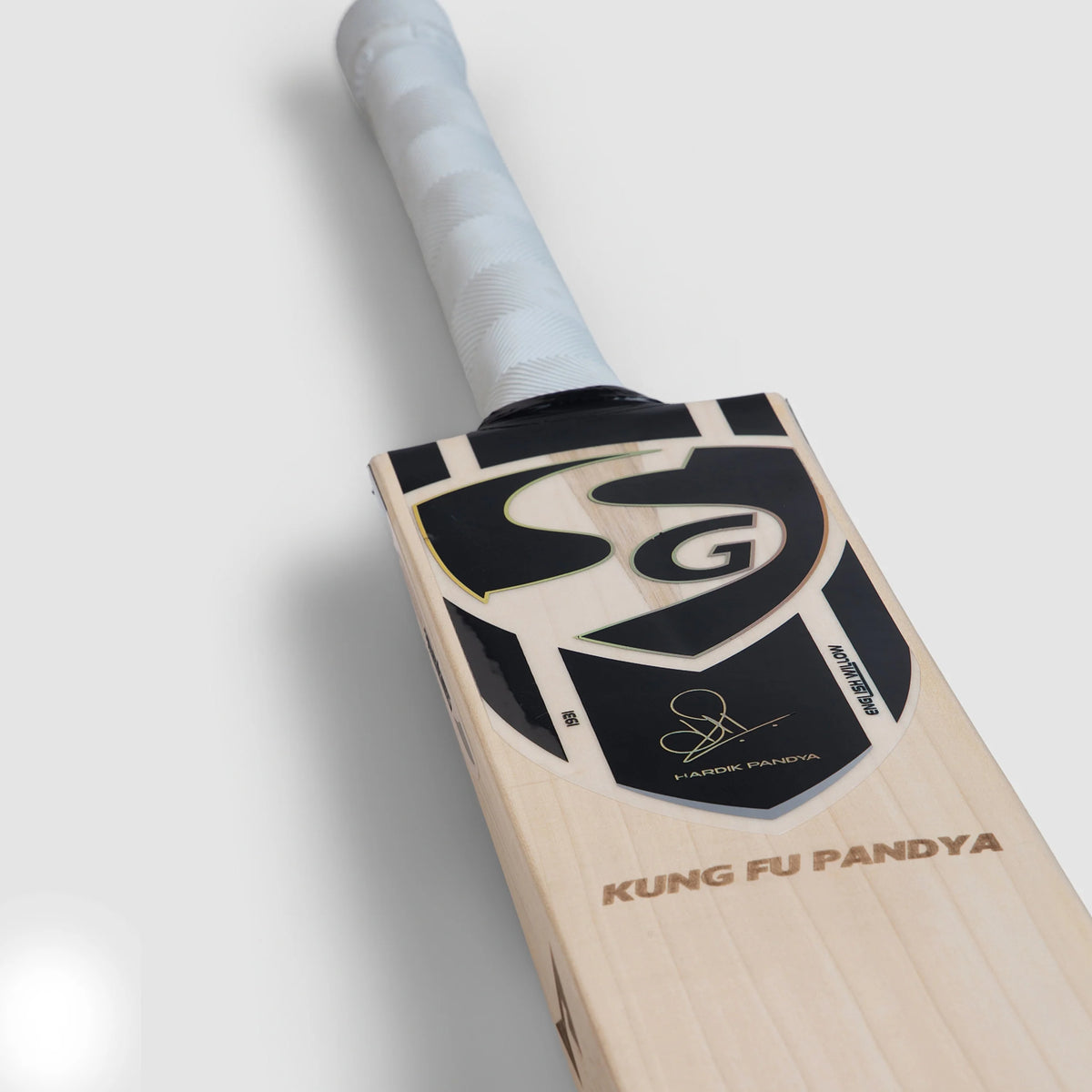 Cricket Bat SG Kung Fu Pandya